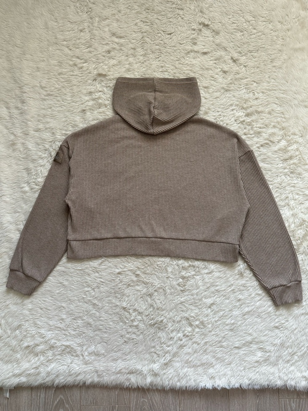 Alo Yoga Muse Hoodie Cropped Hooded Pullover Sweater Ribbed Knit Heather Tan - Picture 4 of 11